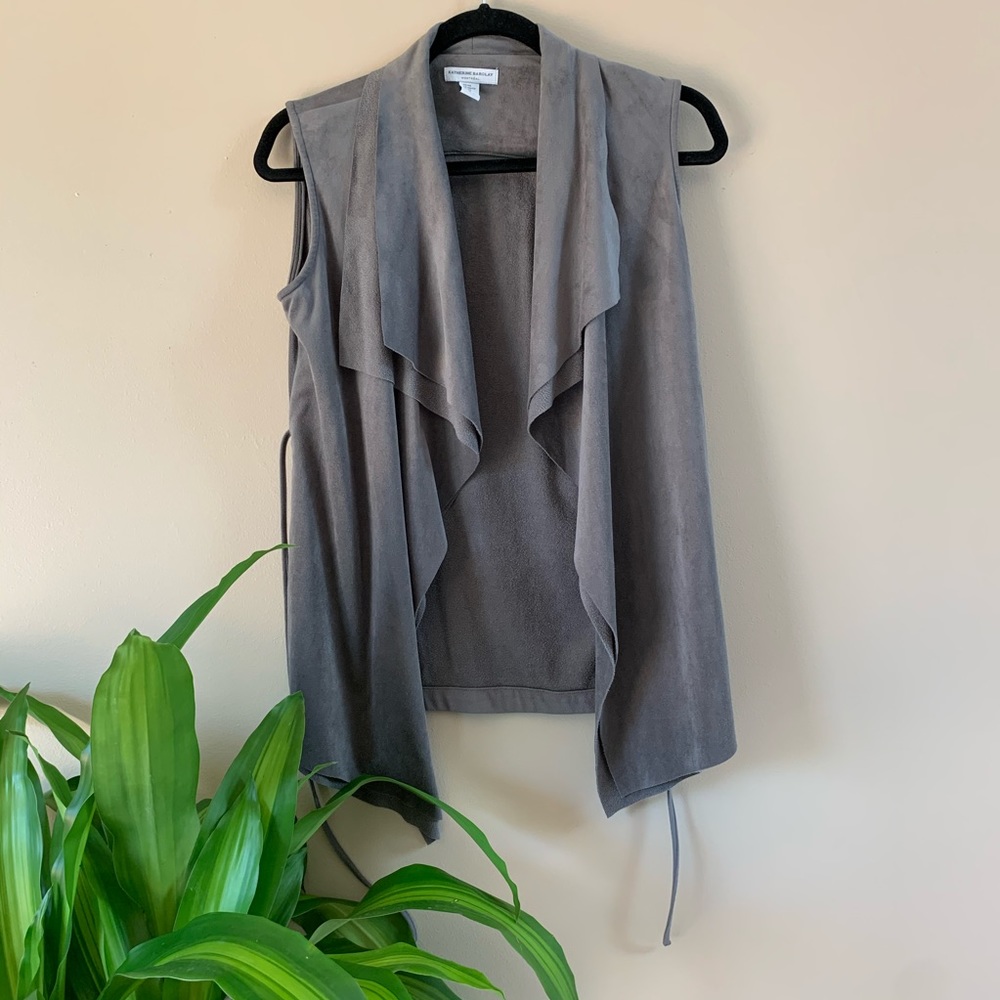 Katherine Barclay Suede Vest/Sleeveless cardigan